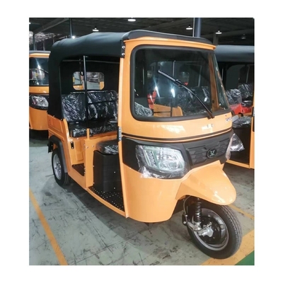 Fahrgastwagen. Energie Elektroauto Beste Benzin Drei-Rad-Auto-Rikscha in Bangkok